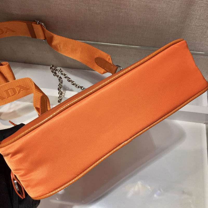 Bolsa Prada Hobo Re-Nylon