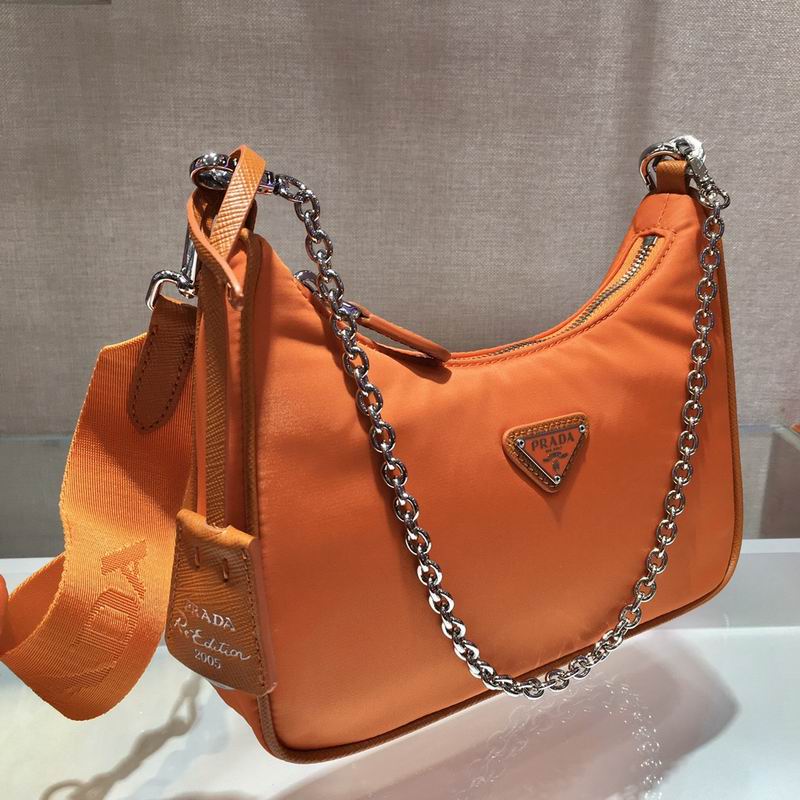 Bolsa Prada Hobo Re-Nylon