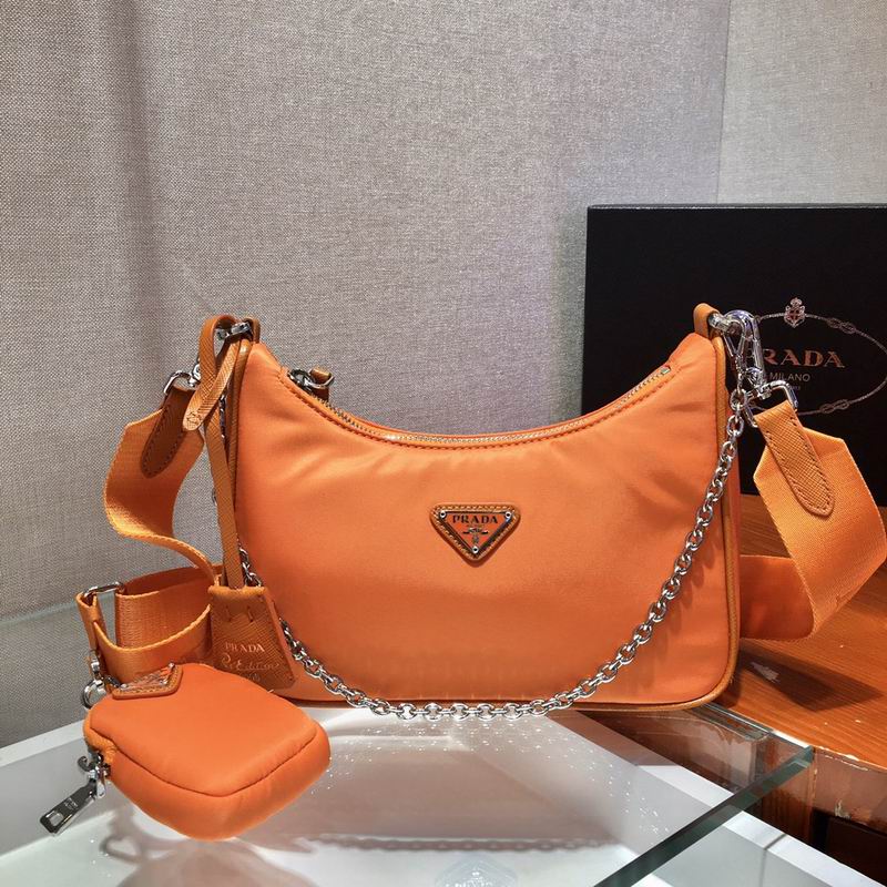 Bolsa Prada Hobo Re-Nylon