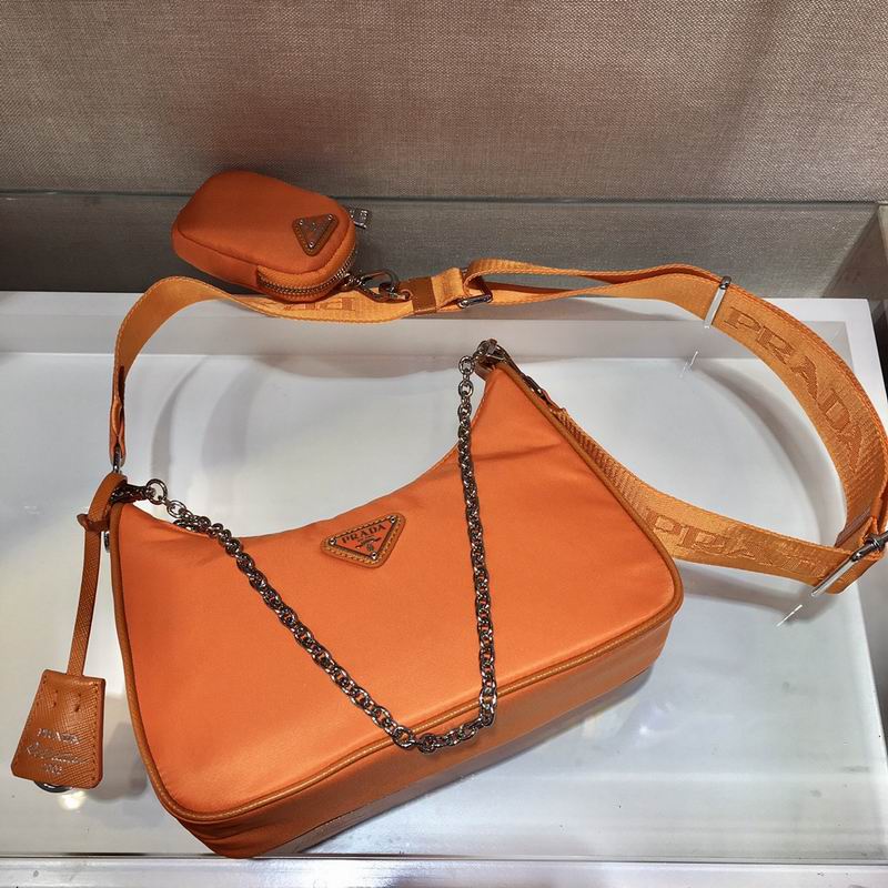 Bolsa Prada Hobo Re-Nylon