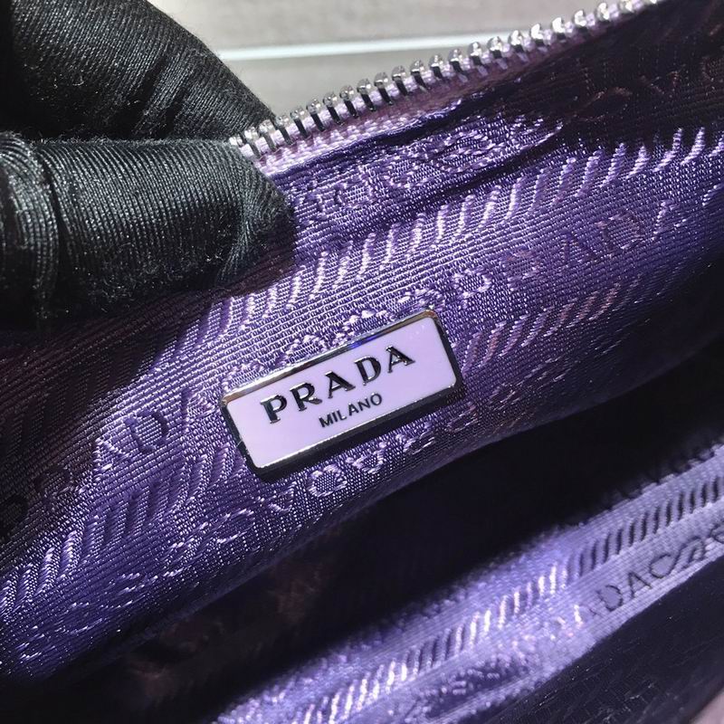 Bolsa Prada Hobo Re-Nylon