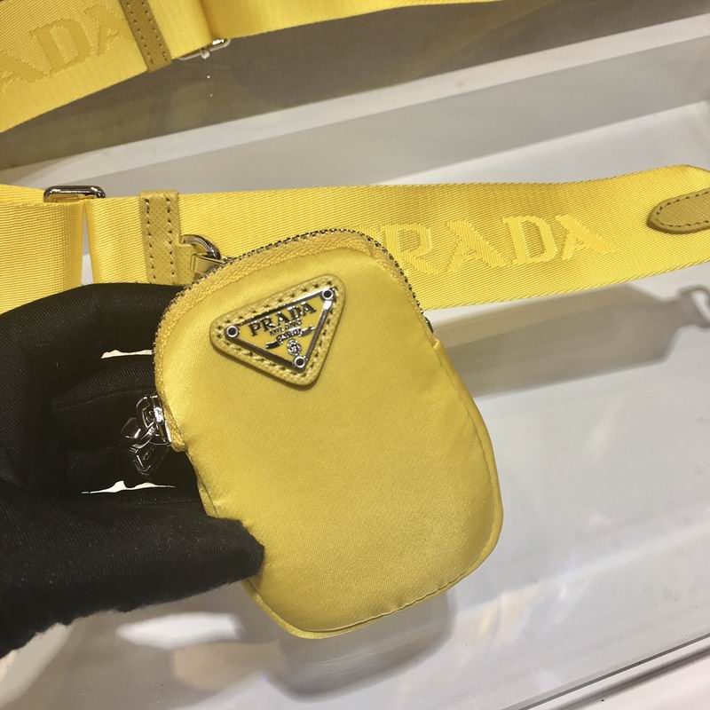 Bolsa Prada Hobo Re-Nylon