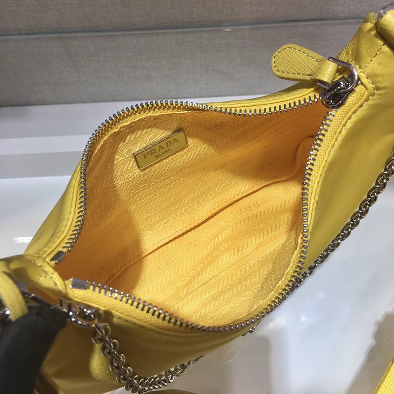 Bolsa Prada Hobo Re-Nylon