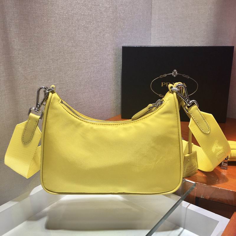 Bolsa Prada Hobo Re-Nylon