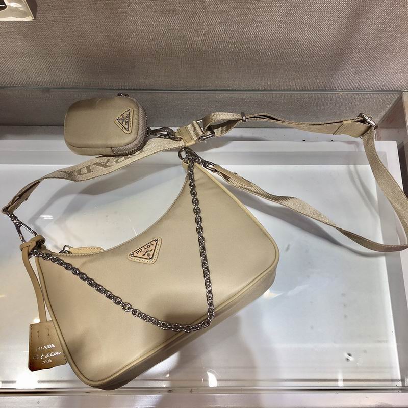 Bolsa Prada Hobo Re-Nylon