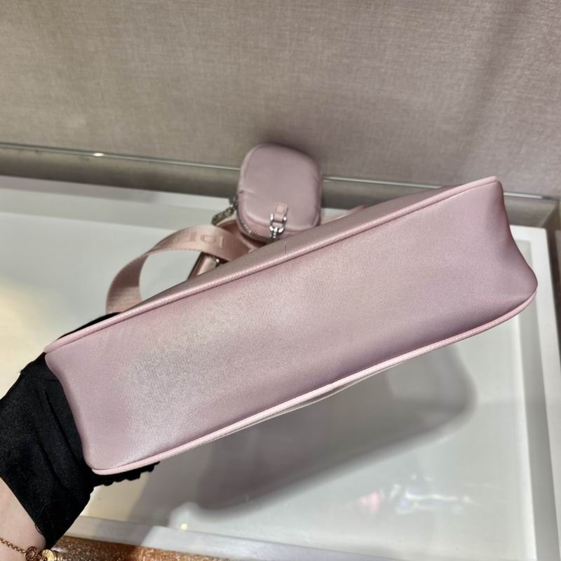 Bolsa Prada Hobo Re-Nylon