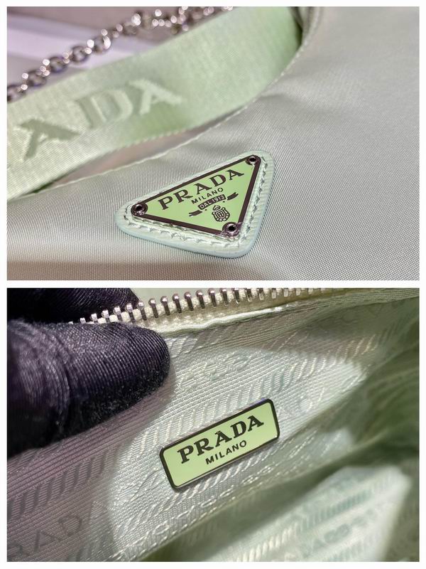 Bolsa Prada Hobo Re-Nylon