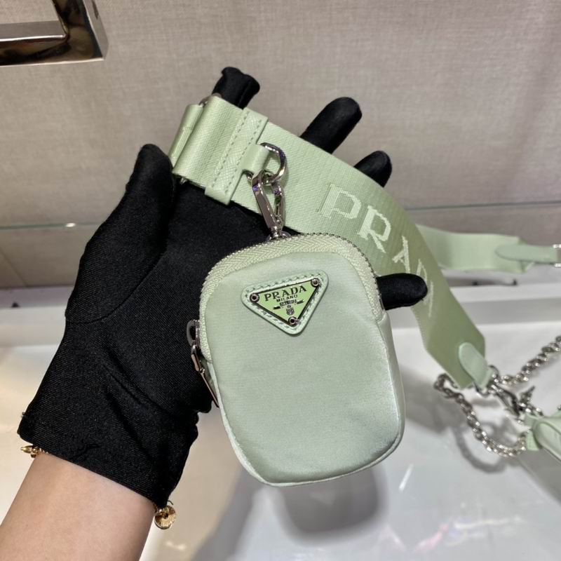 Bolsa Prada Hobo Re-Nylon