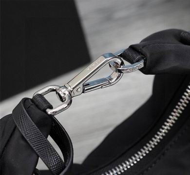 Bolsa Prada Re-Edition