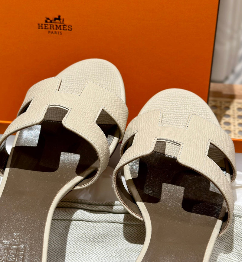 Sandália Hermès