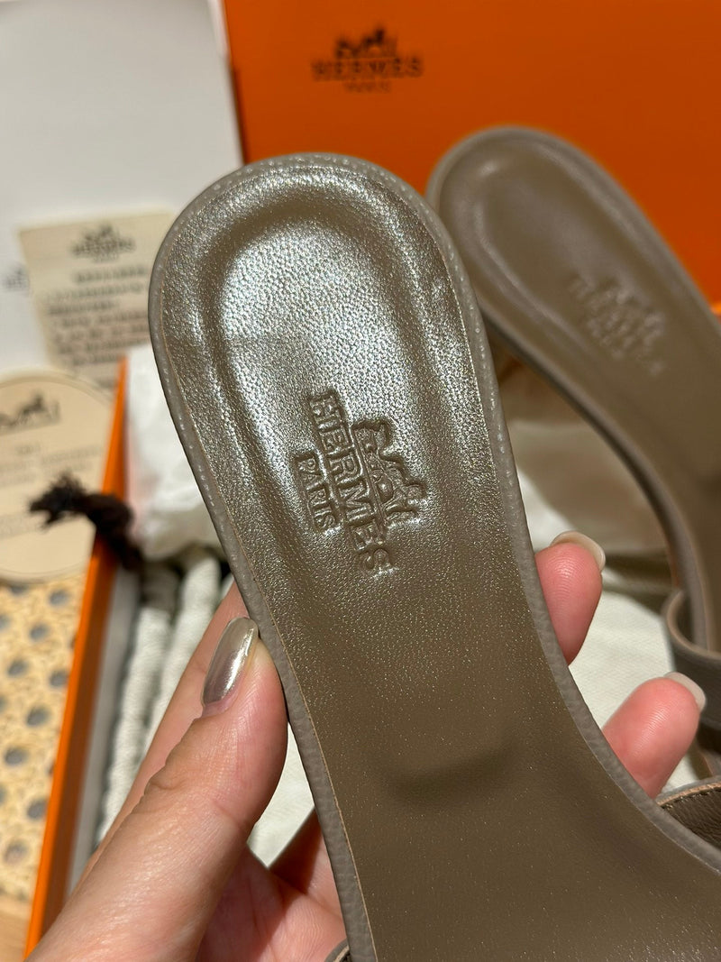 Sandália Hermès