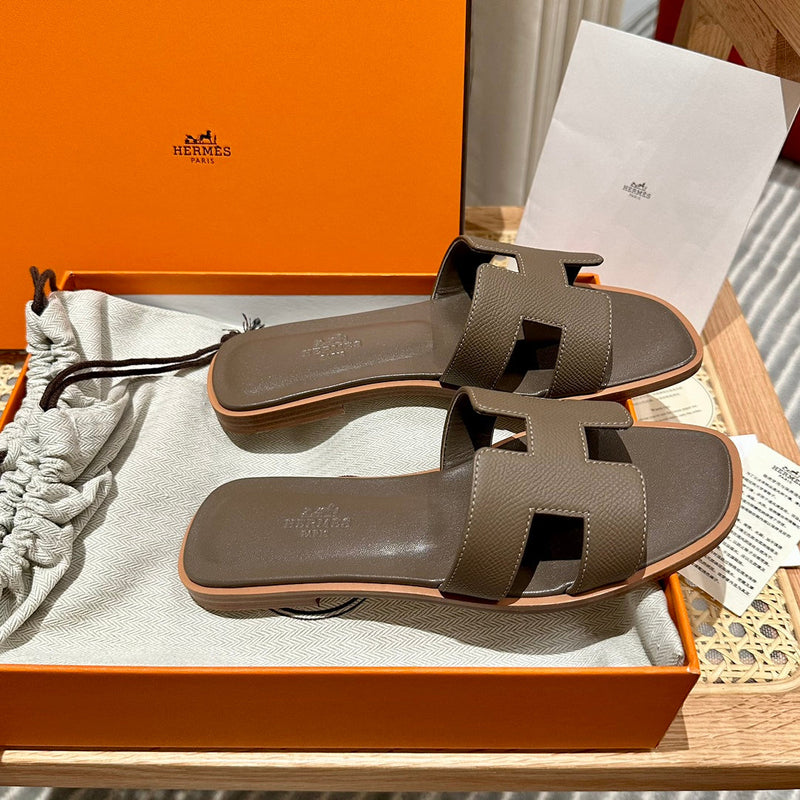 Sandália Hermès