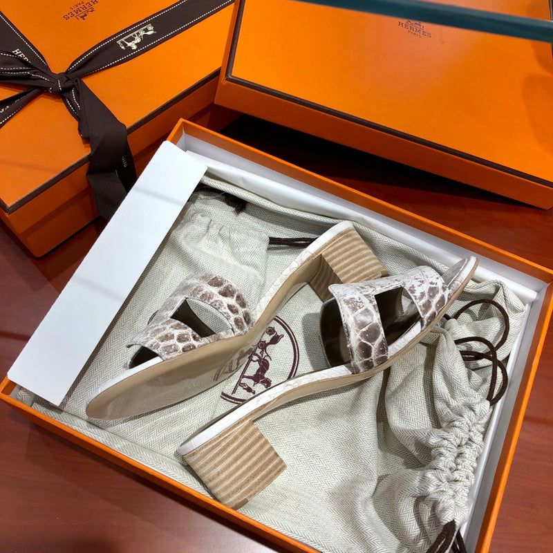 Sandália Hermès