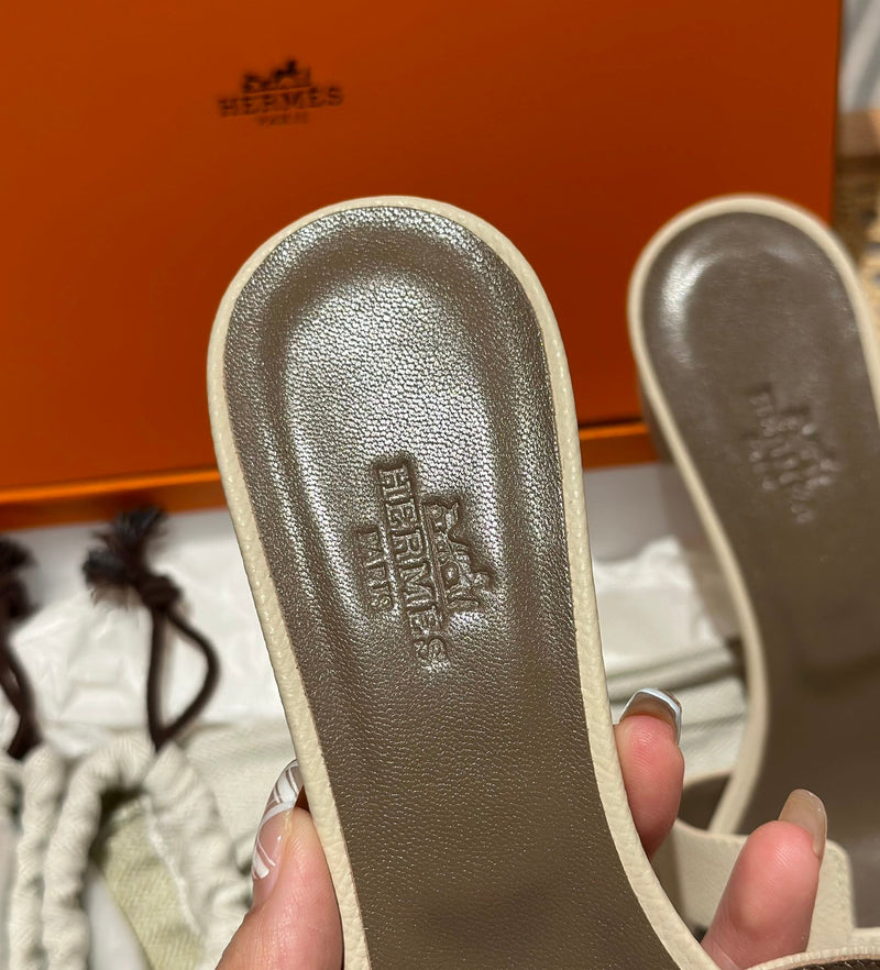 Sandália Hermès