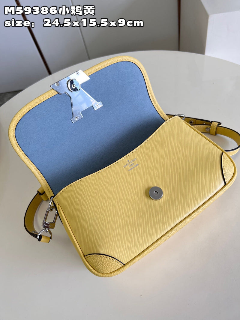Bolsa Louis Vuitton Buci