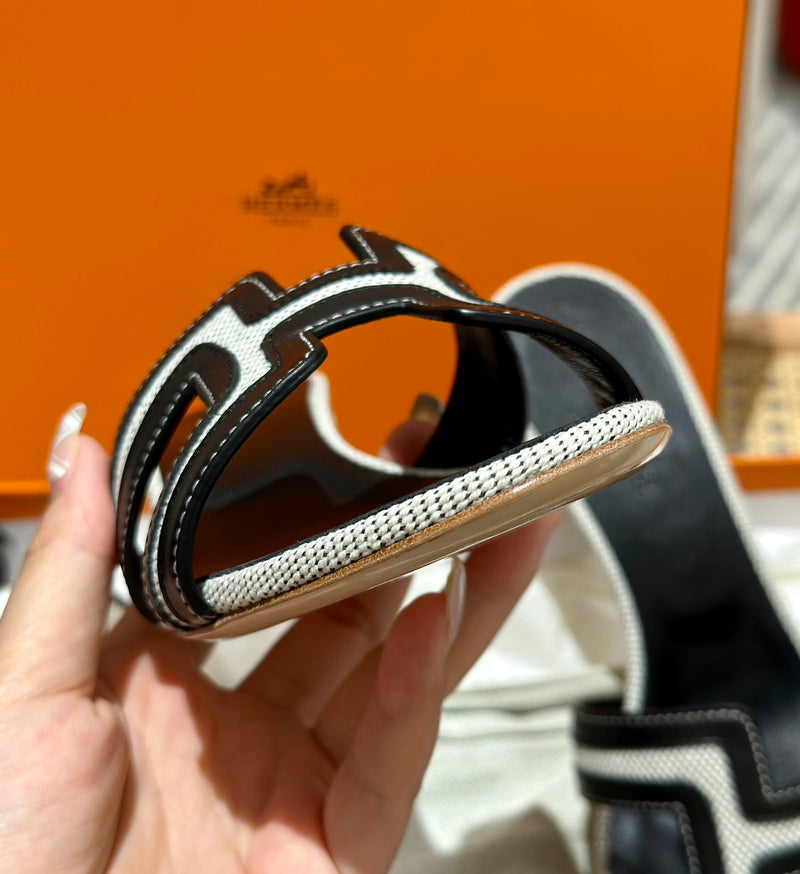 Sandália Hermès