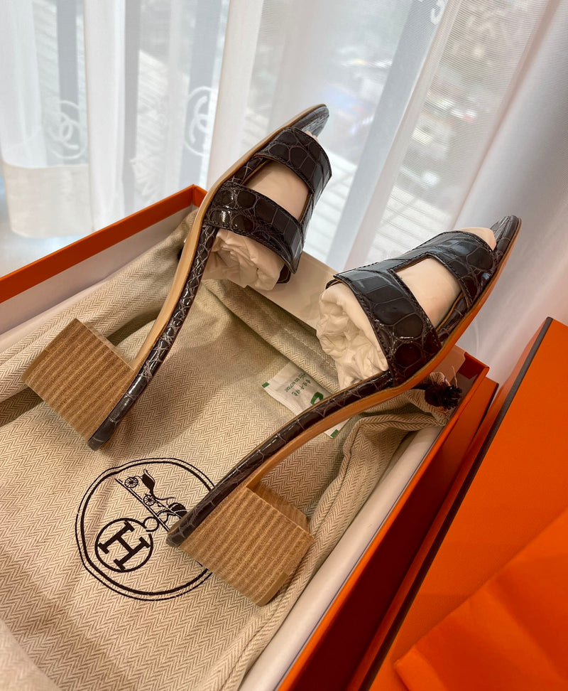 Sandália Hermès