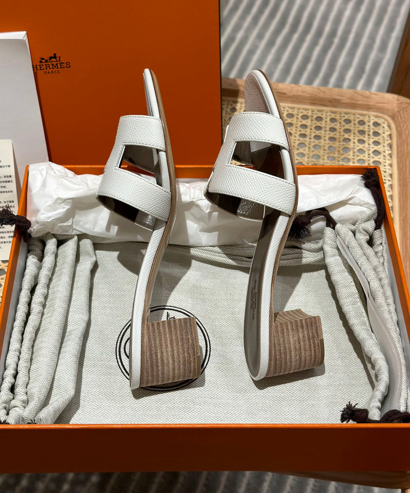 Sandália Hermès