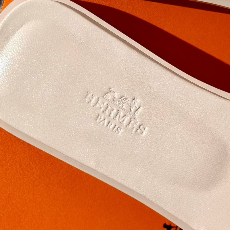 Sandália Hermès