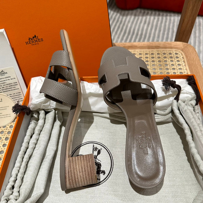 Sandália Hermès