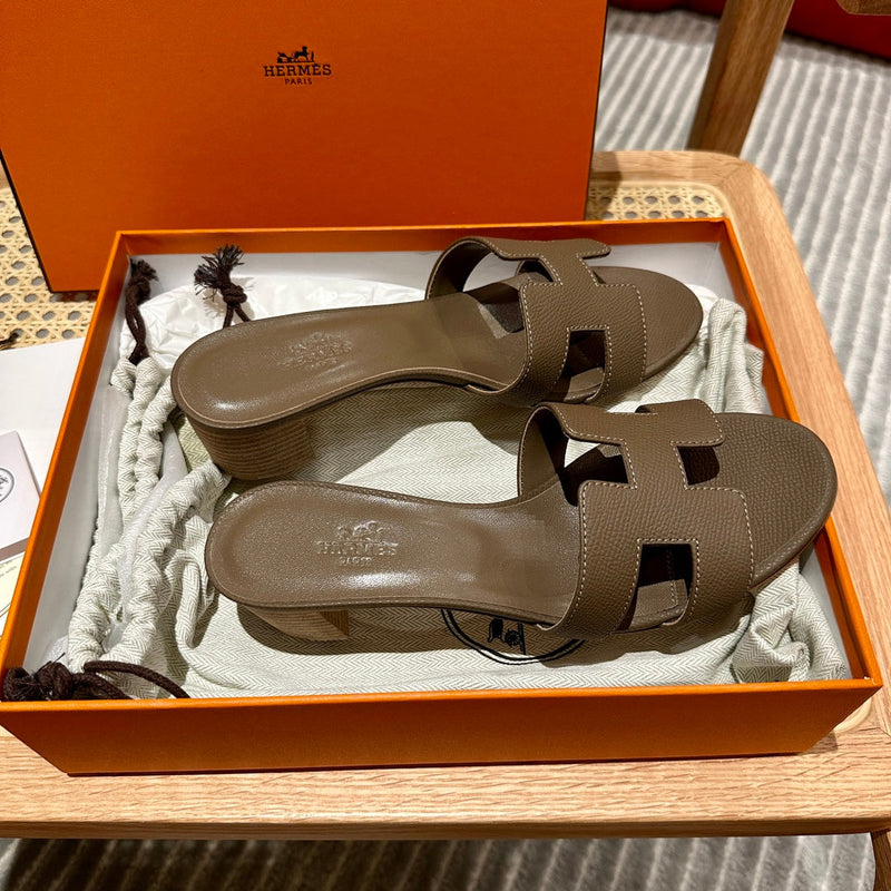 Sandália Hermès