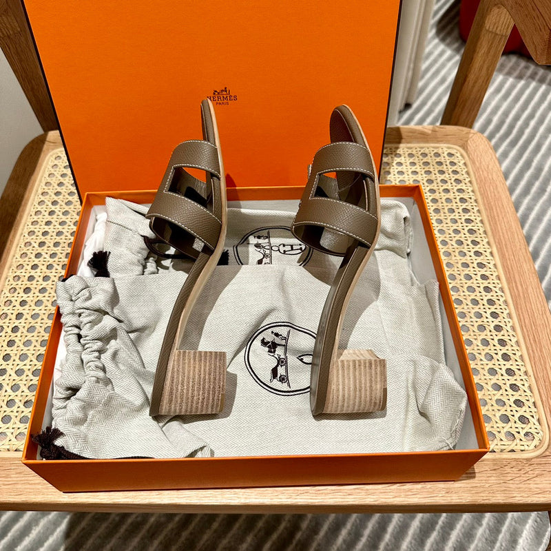 Sandália Hermès