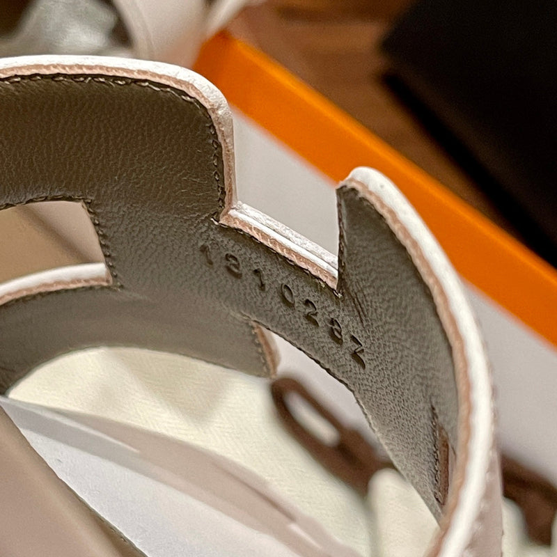 Sandália Hermès