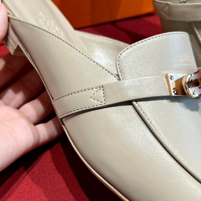 Sandália Hermès