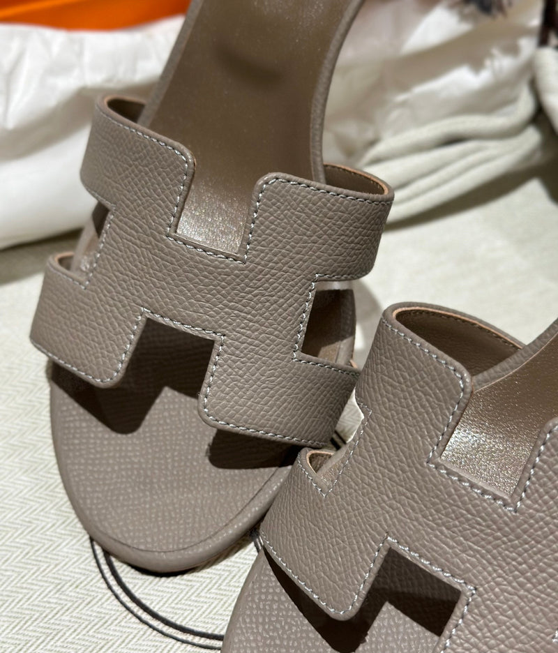 Sandália Hermès