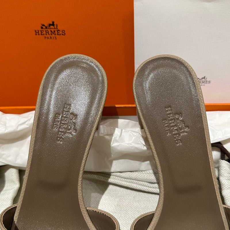 Sandália Hermès