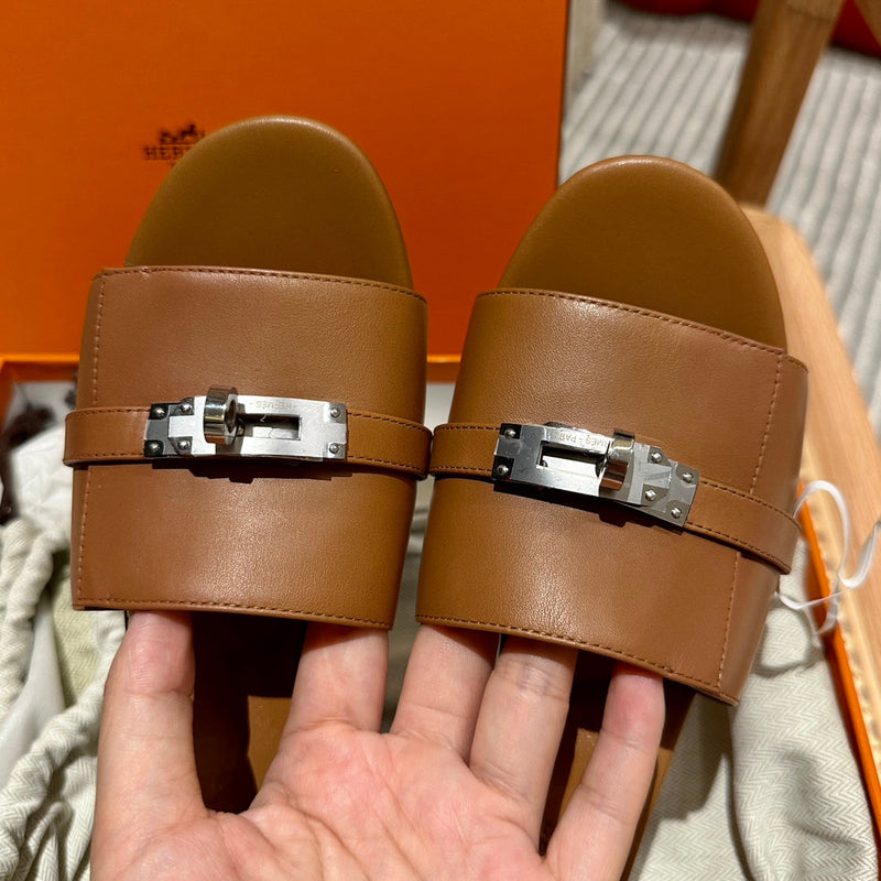 Sandália Hermès