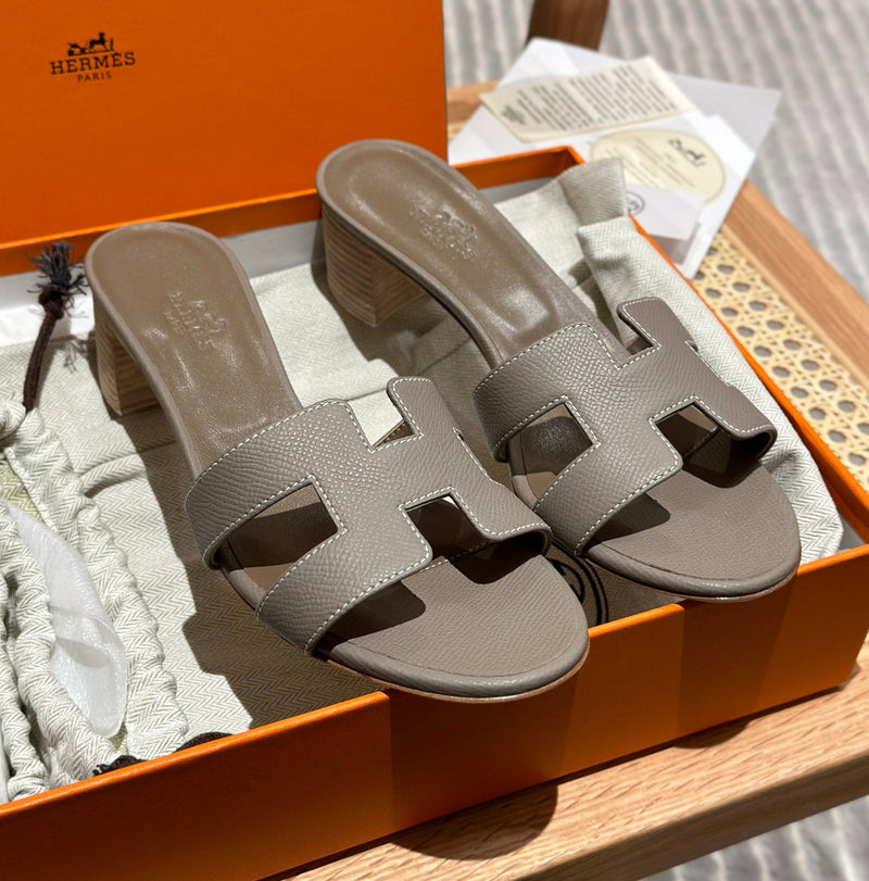 Sandália Hermès