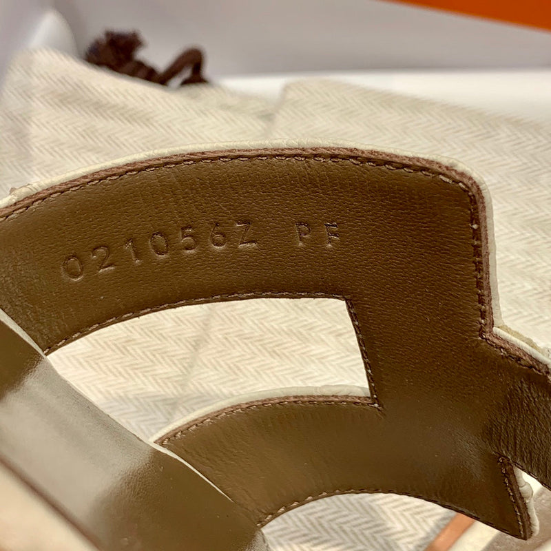 Sandália Hermès