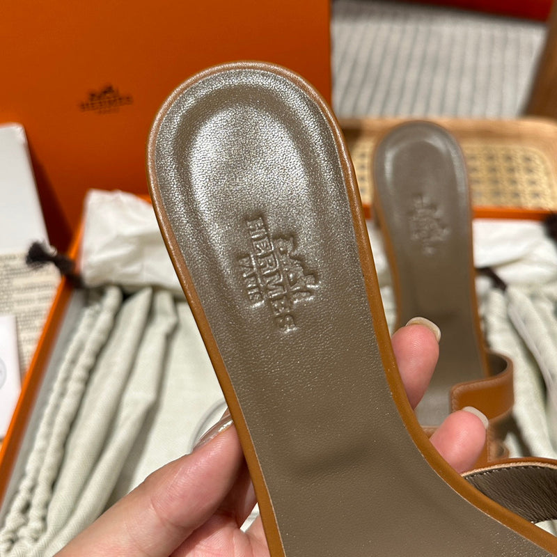 Sandália Hermès