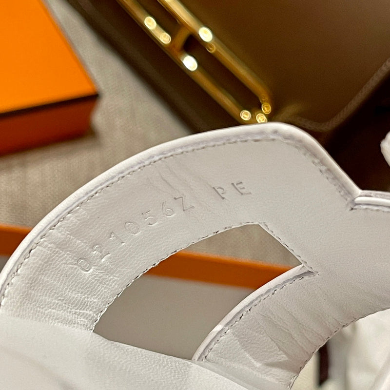 Sandália Hermès