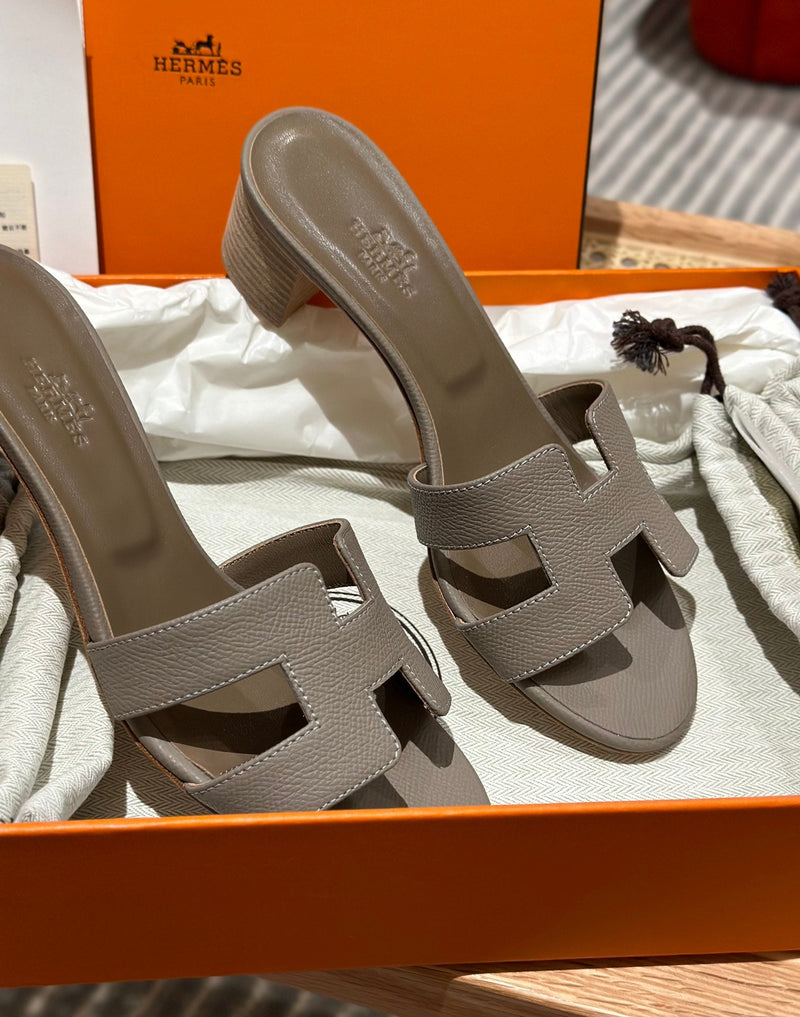 Sandália Hermès
