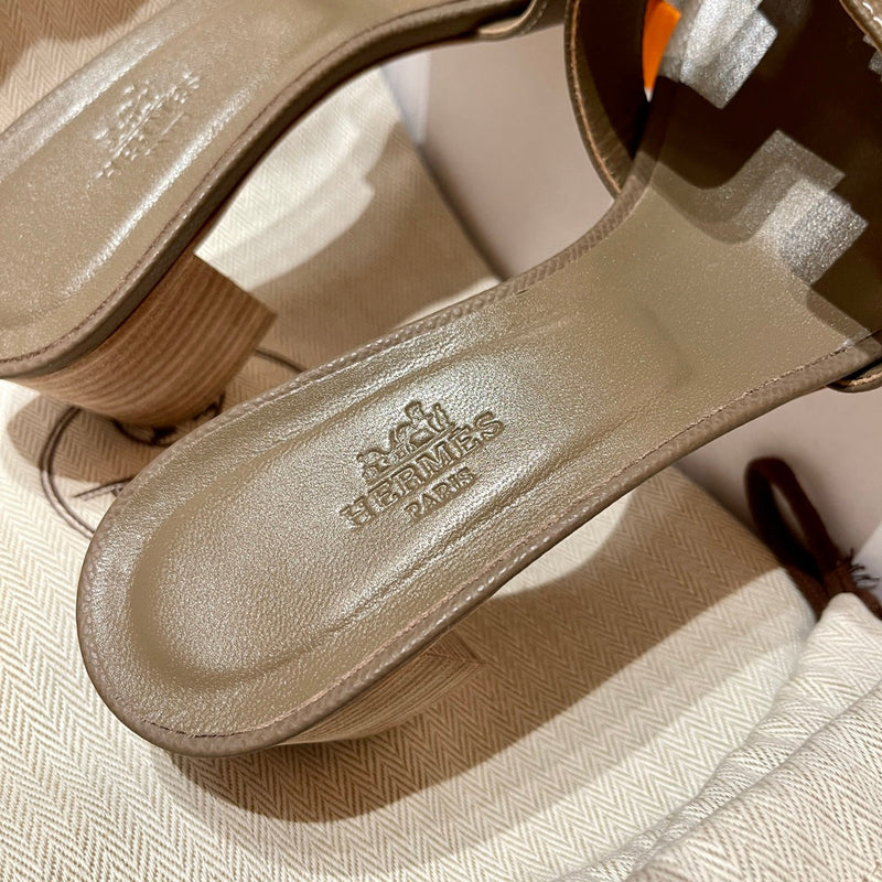 Sandália Hermès