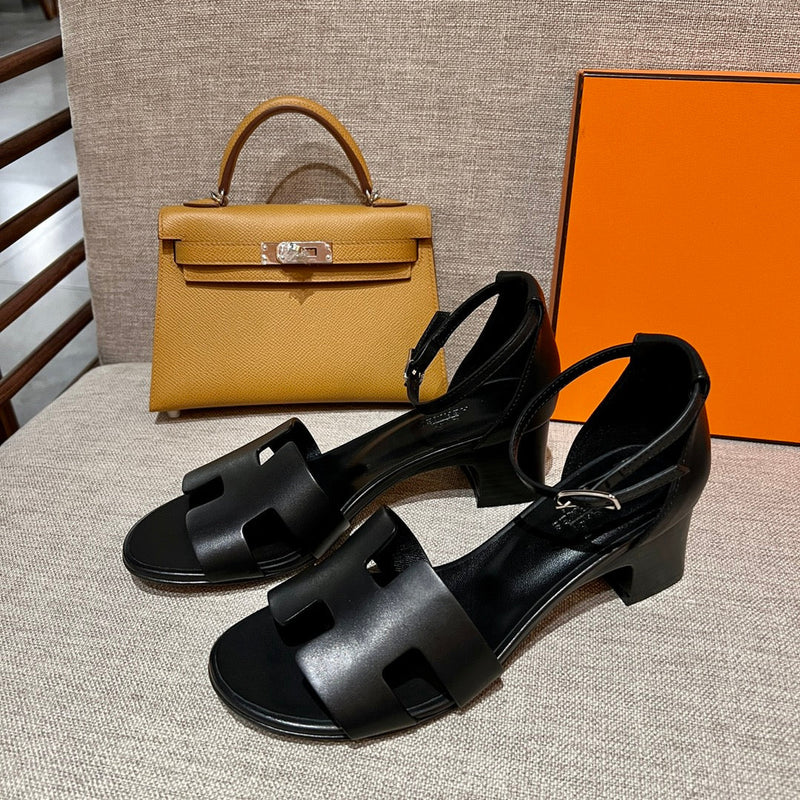 Sandália Hermès