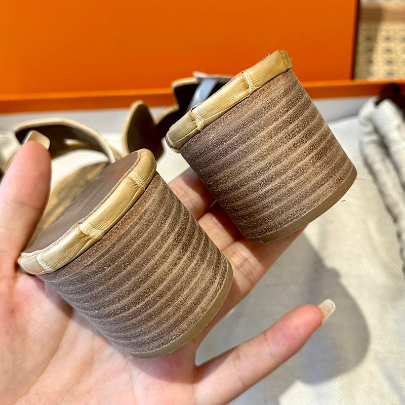 Sandália Hermès
