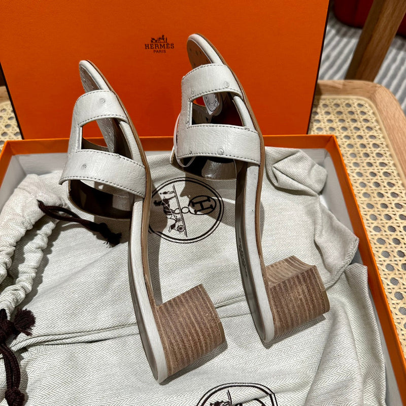 Sandália Hermès