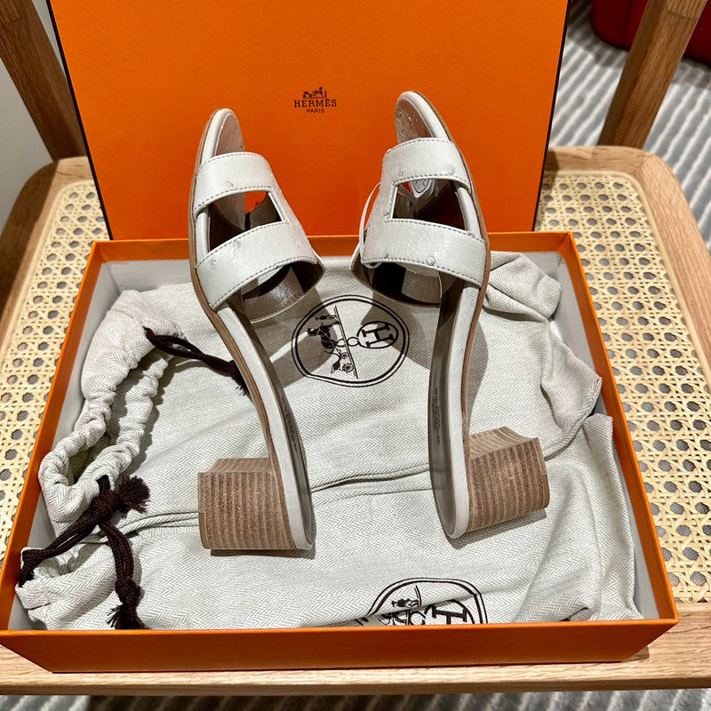 Sandália Hermès