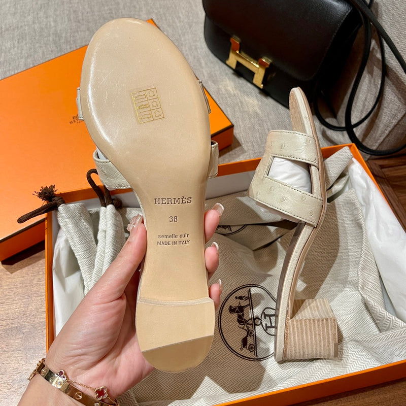 Sandália Hermès