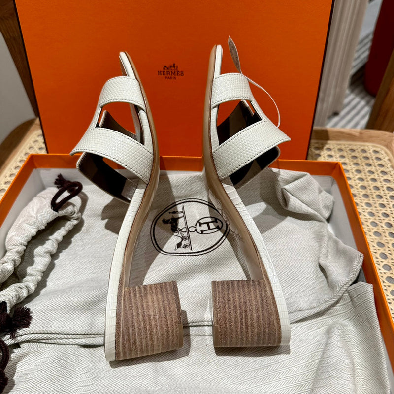 Sandália Hermès