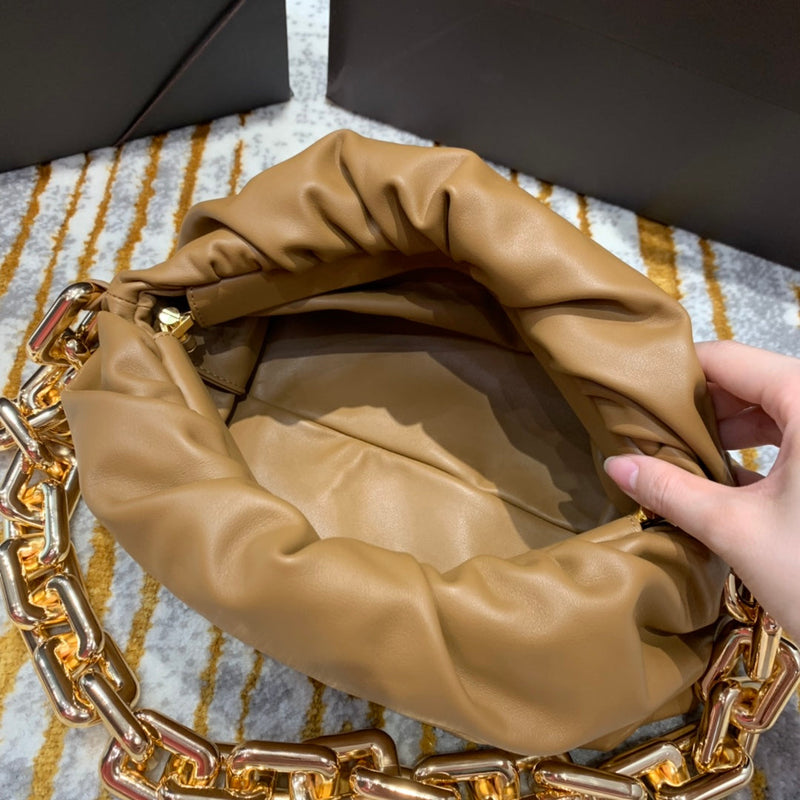 Bolsa Bottega Veneta 𝙏𝙃𝙀 𝘾𝙃𝘼𝙄𝙉 𝙋𝙊𝙐𝘾𝙃 31CM BAG