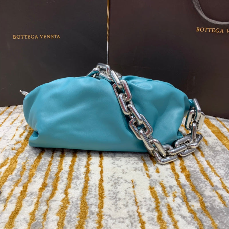 Bolsa Bottega Veneta 𝙏𝙃𝙀 𝘾𝙃𝘼𝙄𝙉 𝙋𝙊𝙐𝘾𝙃 31CM BAG