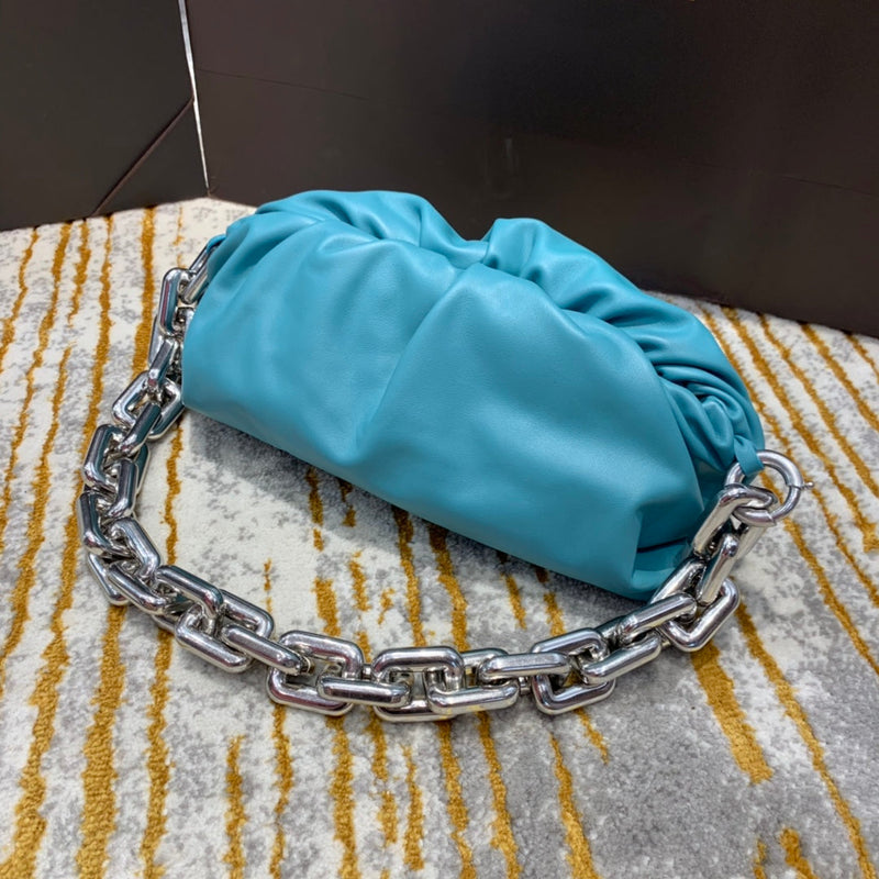 Bolsa Bottega Veneta 𝙏𝙃𝙀 𝘾𝙃𝘼𝙄𝙉 𝙋𝙊𝙐𝘾𝙃 31CM BAG