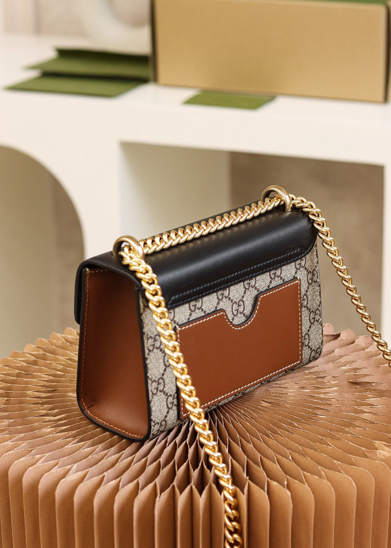 Bolsa GUCCI 𝐏𝐚𝐝𝐥𝐨𝐜𝐤 GG
