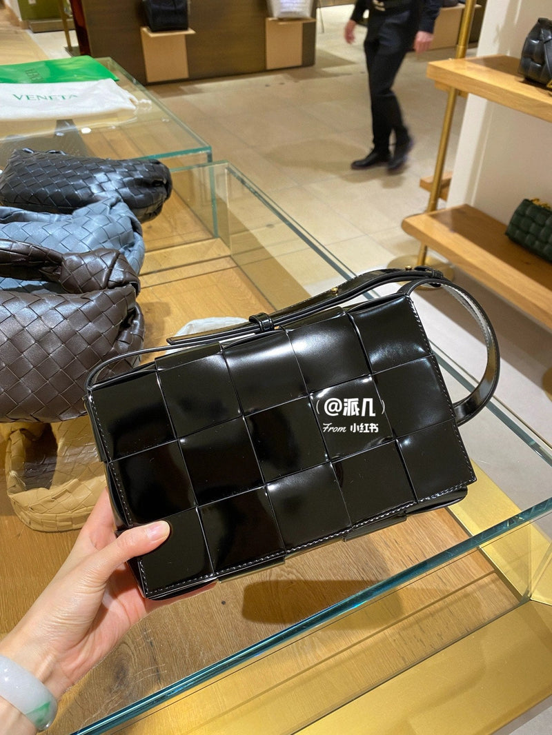 Bolsa Bottega Veneta CASSETTE 23CM