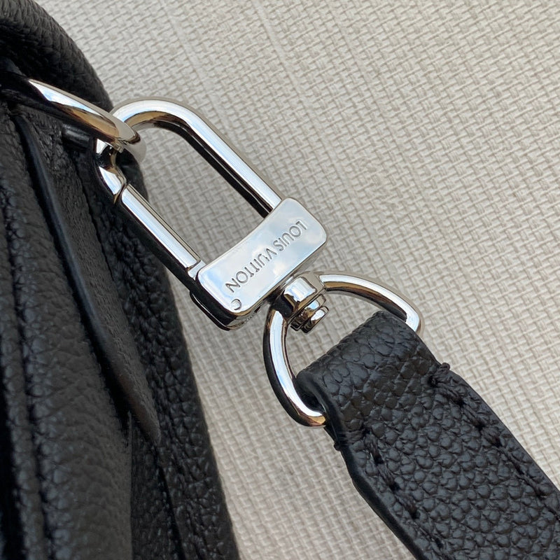 Bolsa Louis Vuitton Buci