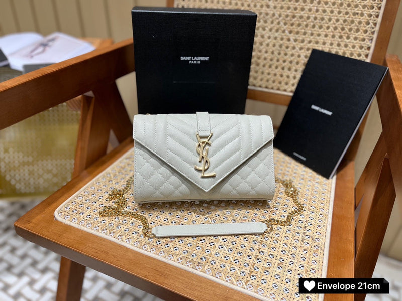 Bolsa YSL ENVELOPE 21CM